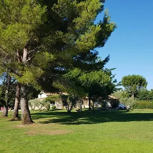 Halte En Provence Couette-café