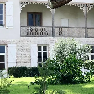 la-belle-montoise.midi-pyreneeshotels.com/